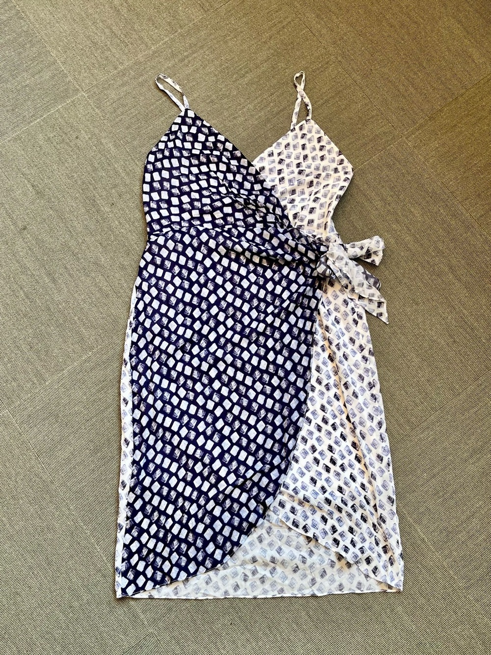 Ava & Aiden Navy and White Sleeveless Wrap Dress